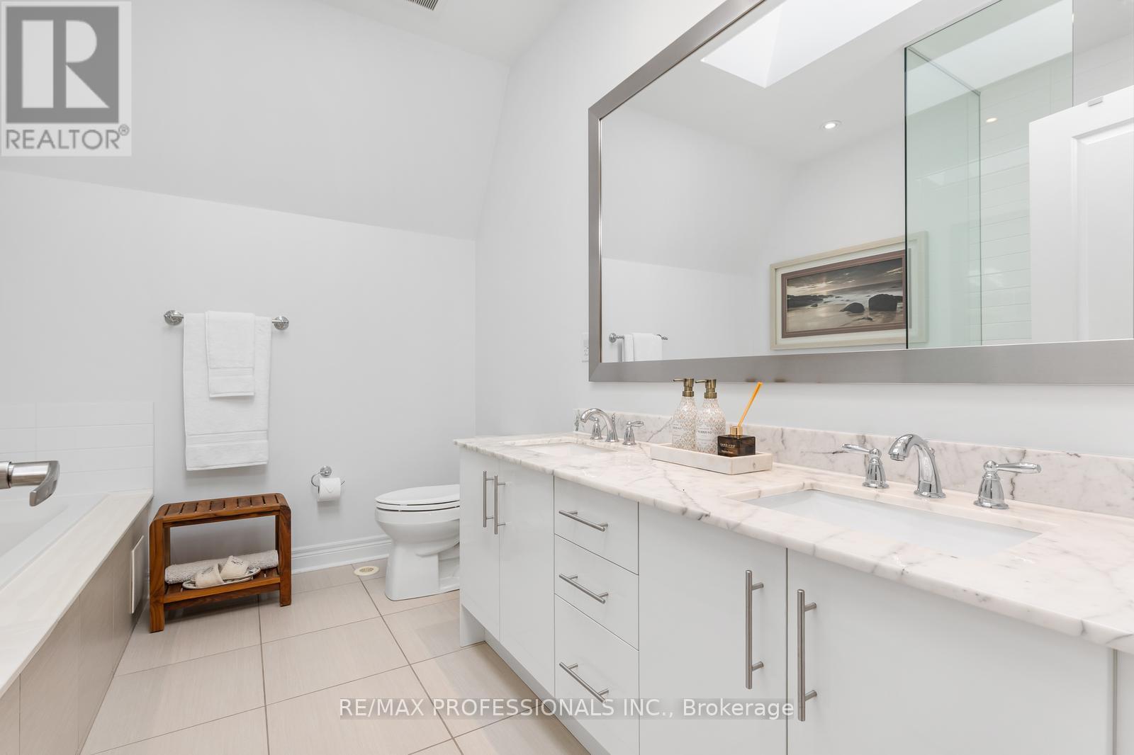1807 Pagehurst Avenue, Mississauga, Ontario  L4X 1Y5 - Photo 35 - W13079134