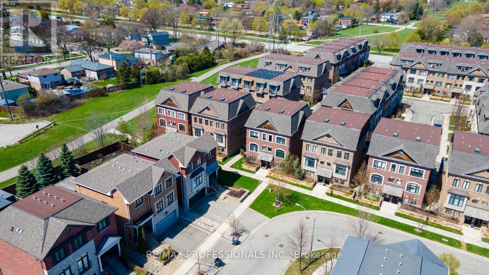 1807 Pagehurst Avenue, Mississauga, Ontario  L4X 1Y5 - Photo 39 - W13079134