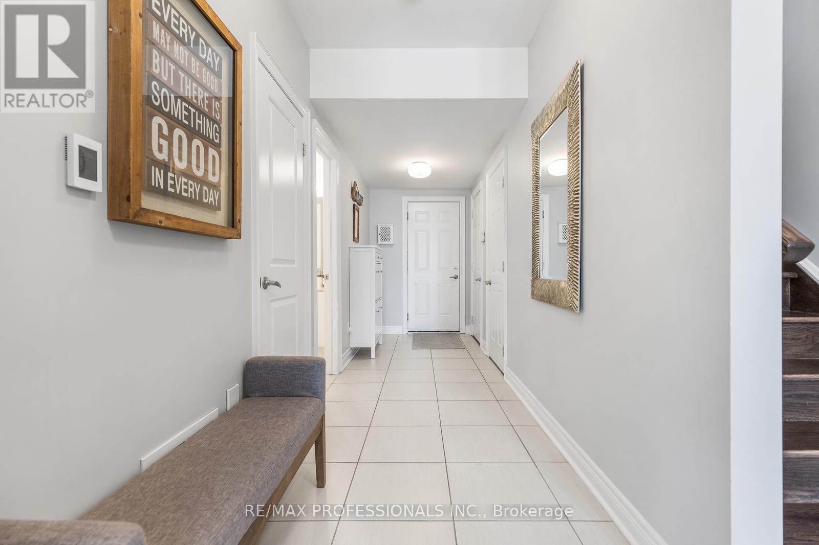 1807 Pagehurst Avenue, Mississauga, Ontario  L4X 1Y5 - Photo 6 - W13079134