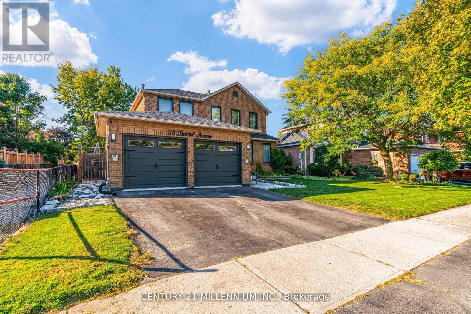 28 BRISTOL AVENUE, Brampton, Ontario