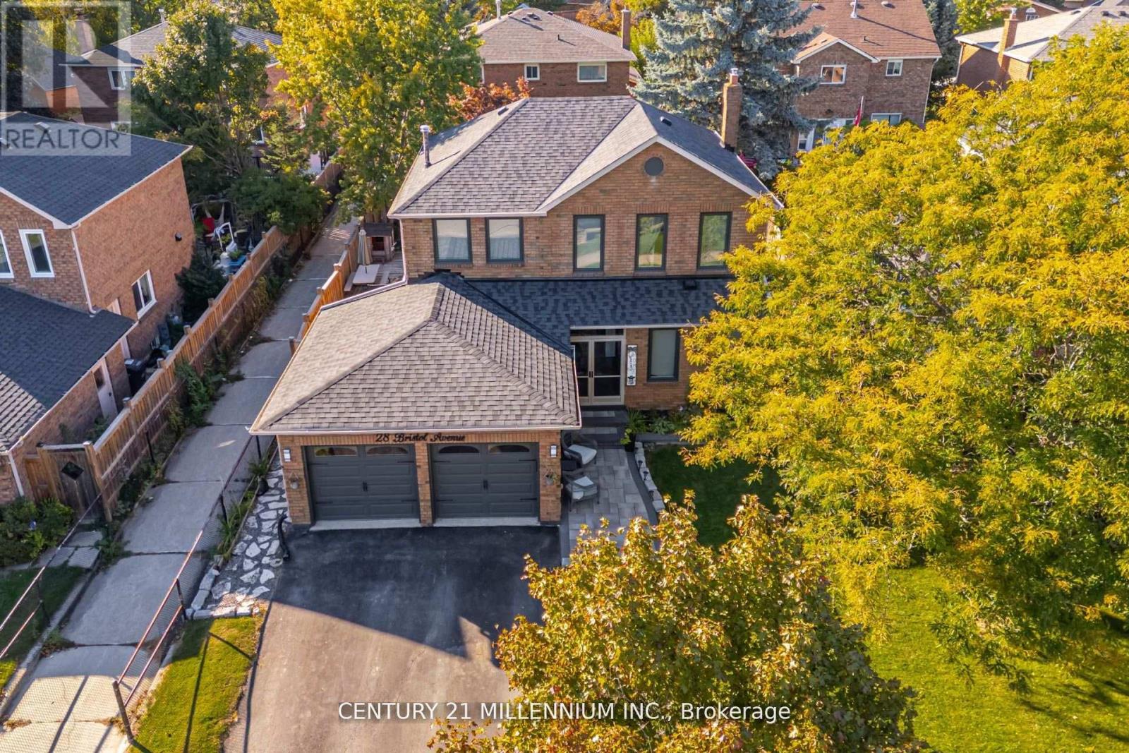 28 Bristol Avenue, Brampton, Ontario  L6X 2B3 - Photo 4 - W13079202