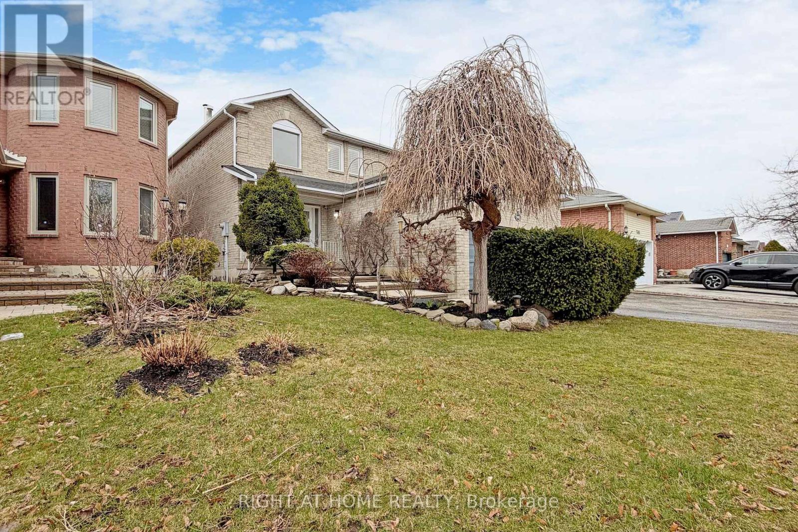 5301 Heritage Hills Boulevard, Mississauga, Ontario  L5R 2J8 - Photo 2 - W13079226
