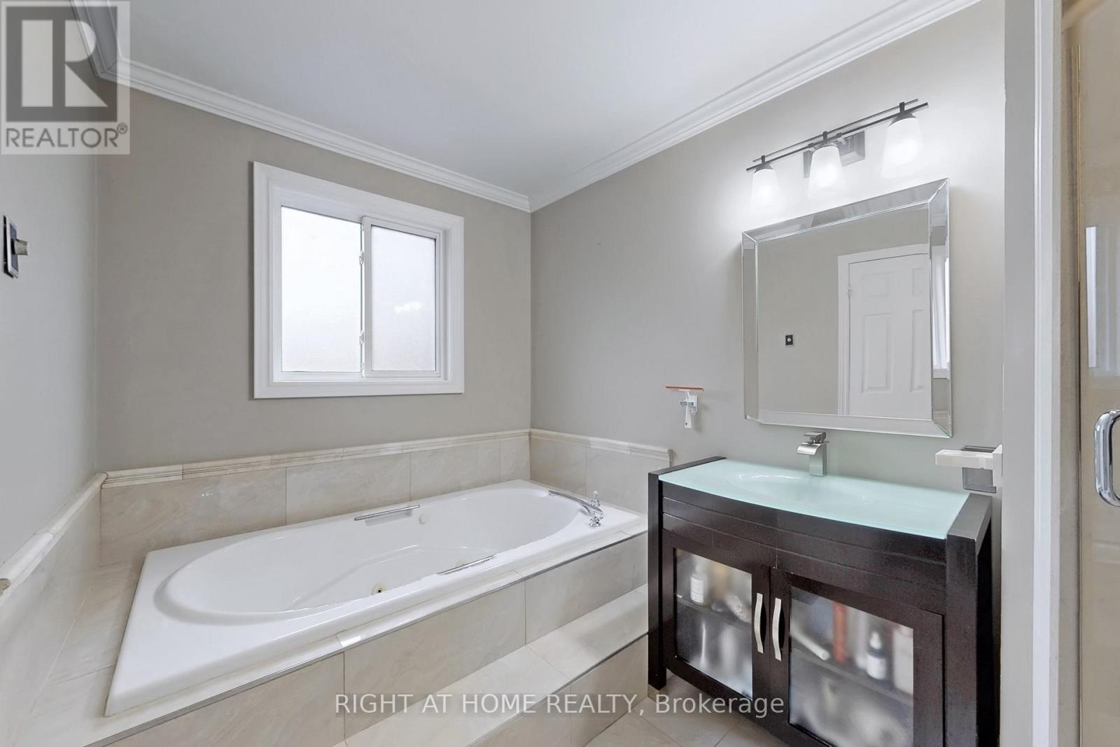 5301 Heritage Hills Boulevard, Mississauga, Ontario  L5R 2J8 - Photo 25 - W13079226