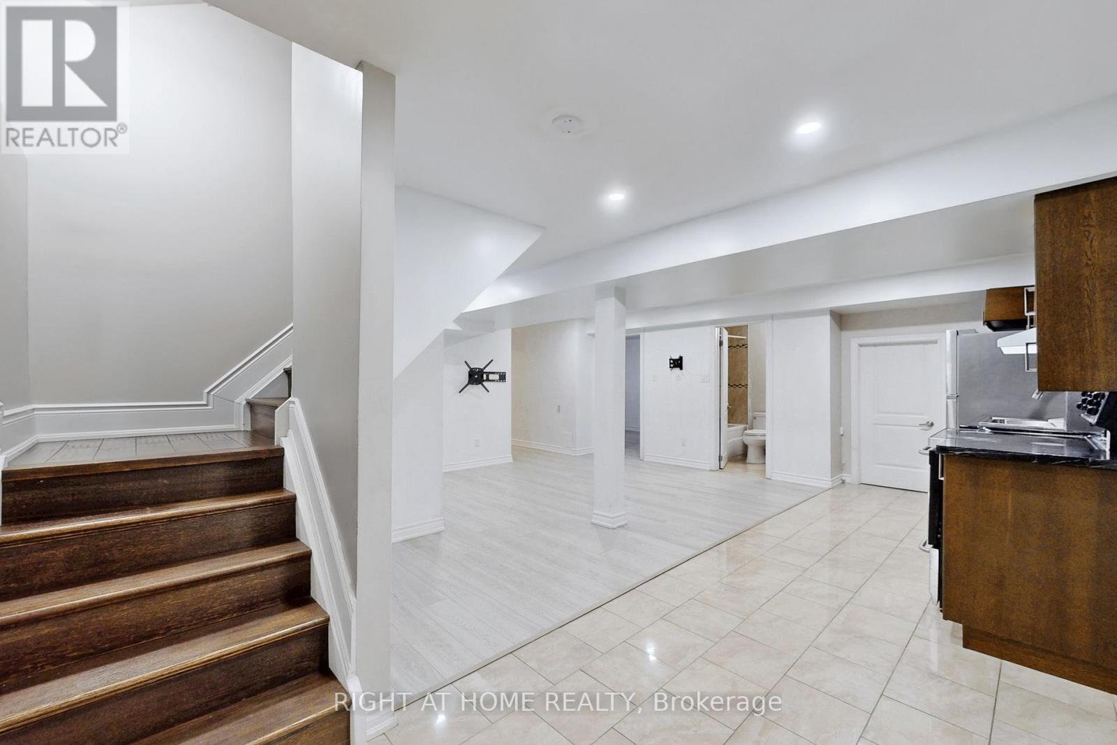 5301 Heritage Hills Boulevard, Mississauga, Ontario  L5R 2J8 - Photo 33 - W13079226