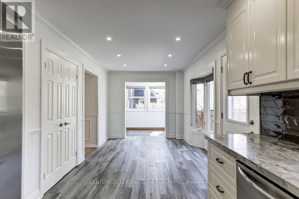 1595 Sir Monty's Drive, Mississauga, Ontario  L5N 4P1 - Photo 12 - W13079298