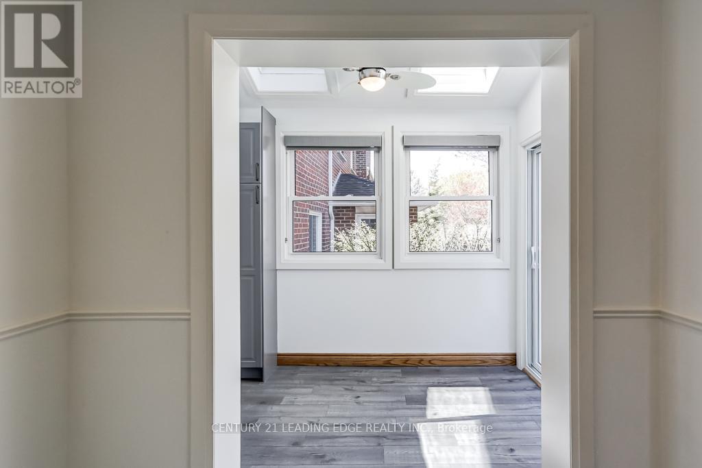 1595 Sir Monty's Drive, Mississauga, Ontario  L5N 4P1 - Photo 15 - W13079298