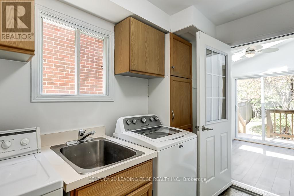 1595 Sir Monty's Drive, Mississauga, Ontario  L5N 4P1 - Photo 17 - W13079298