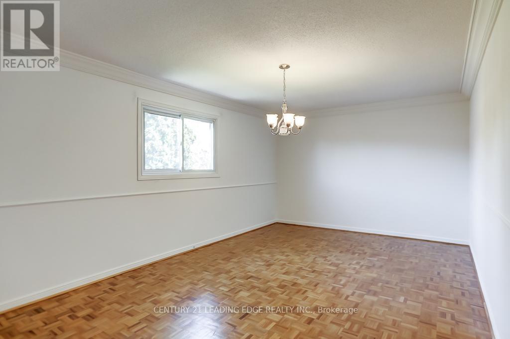 1595 Sir Monty's Drive, Mississauga, Ontario  L5N 4P1 - Photo 18 - W13079298