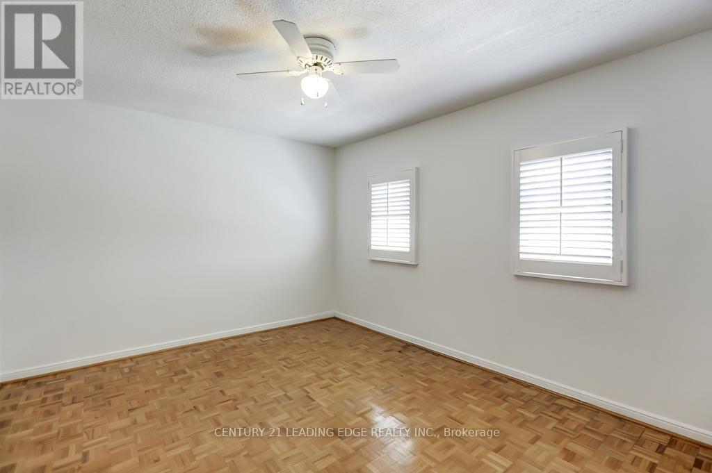 1595 Sir Monty's Drive, Mississauga, Ontario  L5N 4P1 - Photo 25 - W13079298