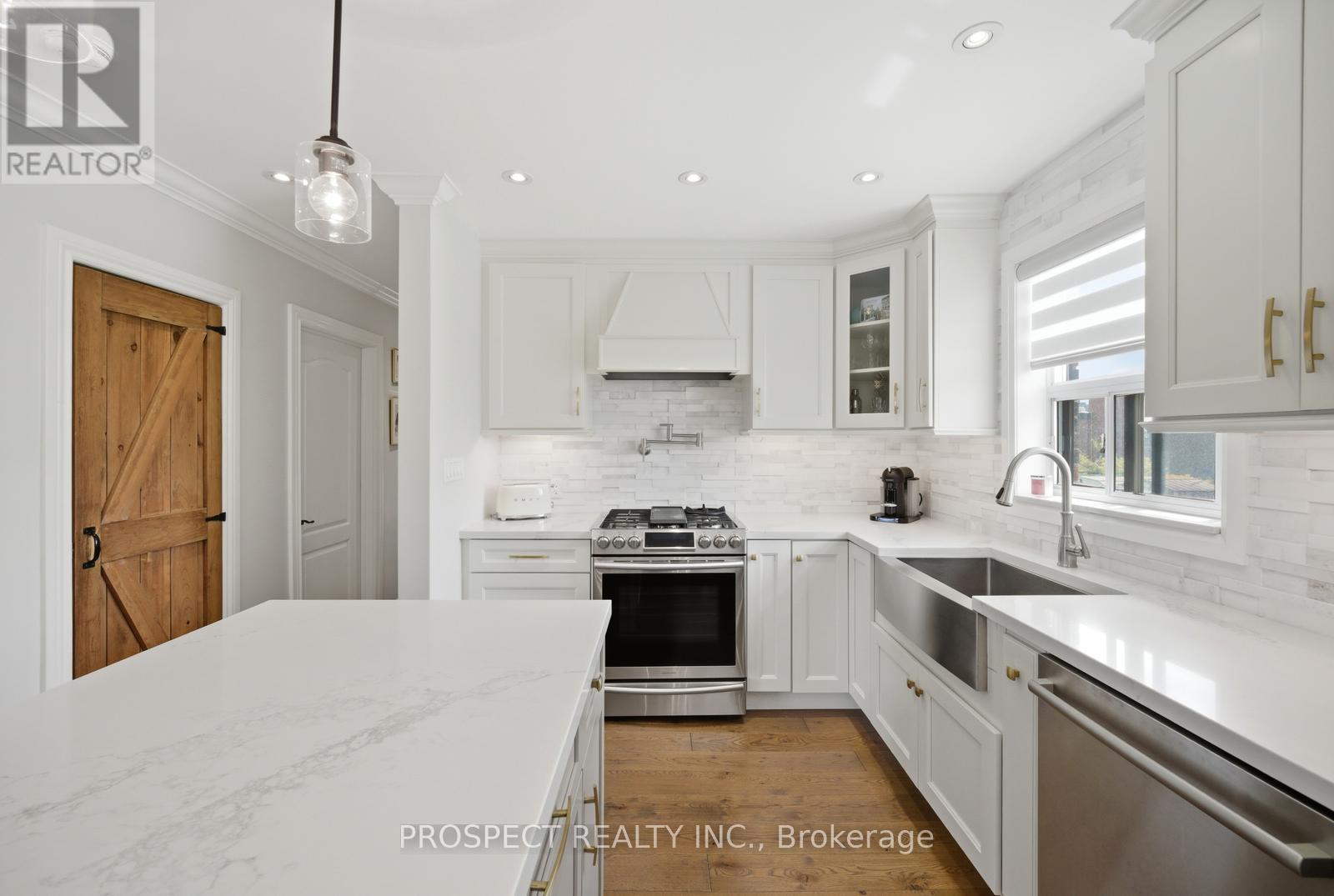 1 Bayford Avenue, Toronto, Ontario  M3K 1W6 - Photo 12 - W13079322