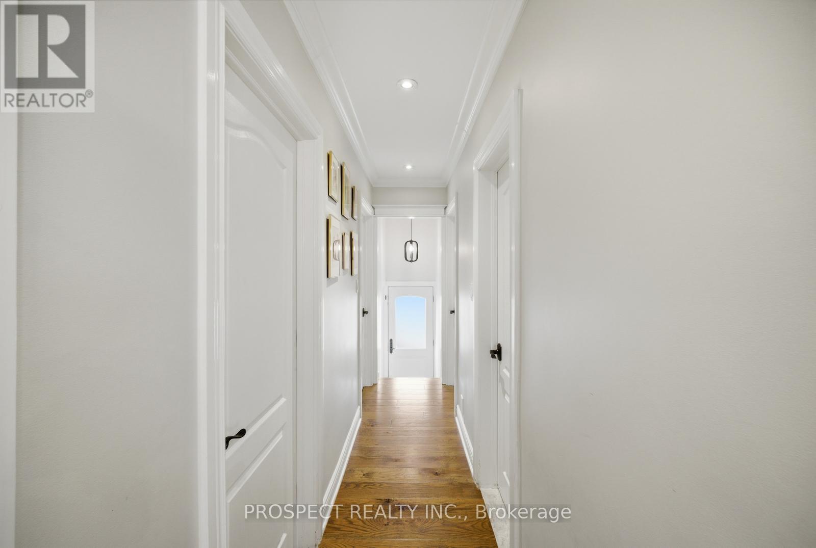 1 Bayford Avenue, Toronto, Ontario  M3K 1W6 - Photo 18 - W13079322