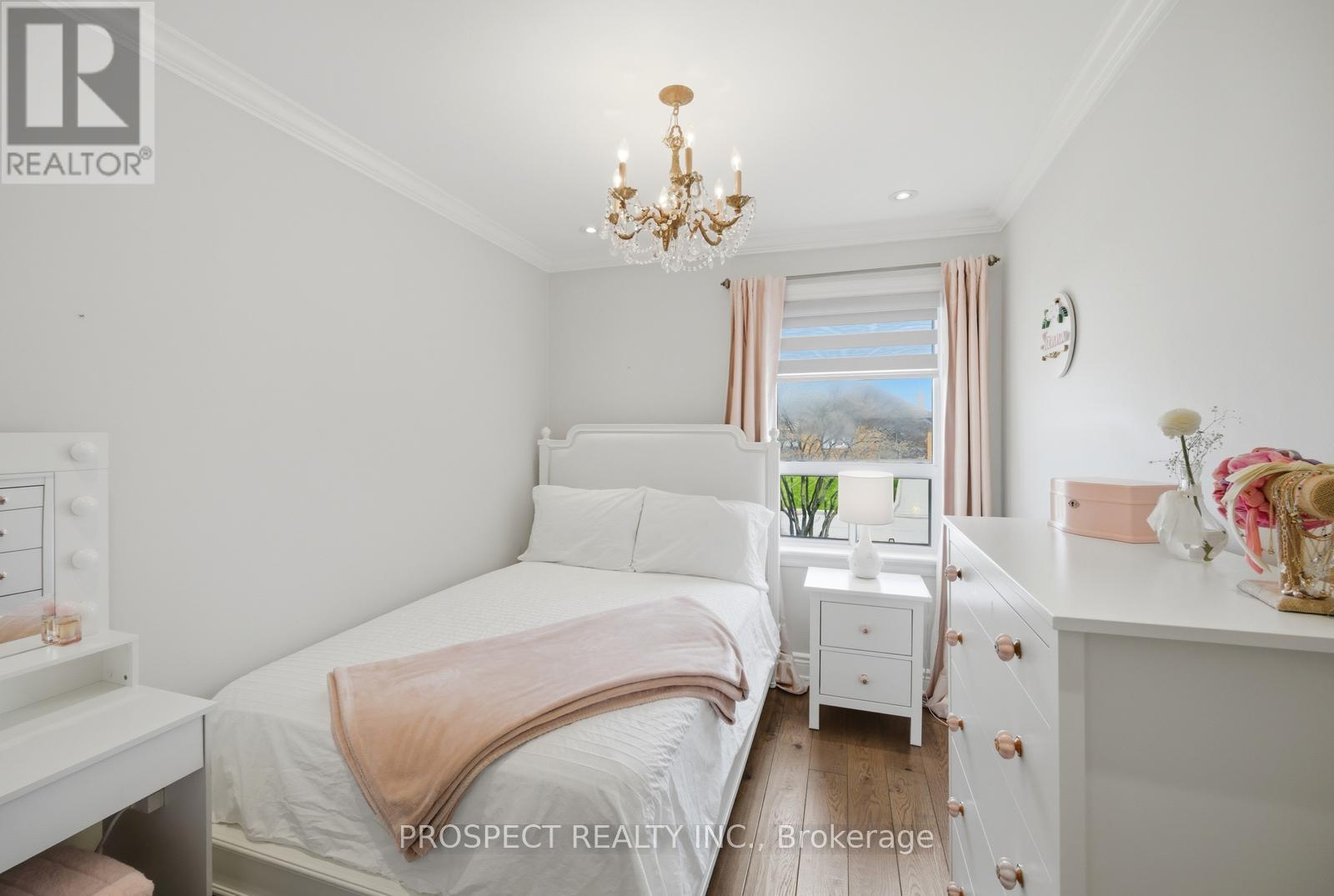 1 Bayford Avenue, Toronto, Ontario  M3K 1W6 - Photo 22 - W13079322