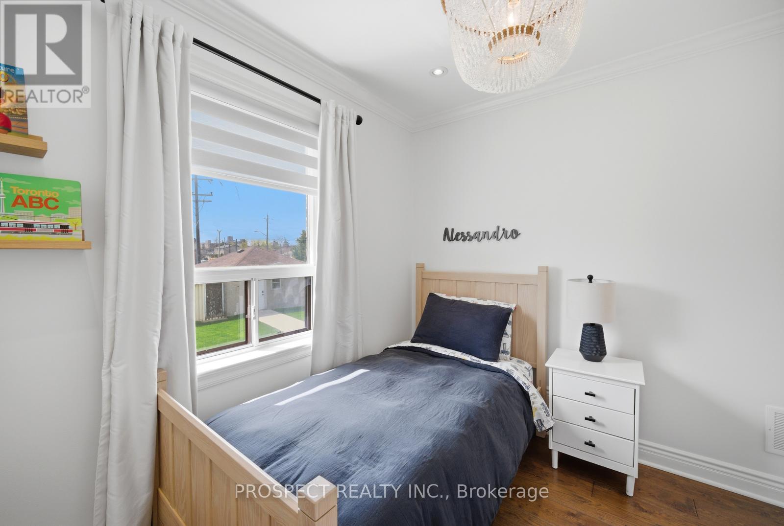 1 Bayford Avenue, Toronto, Ontario  M3K 1W6 - Photo 24 - W13079322