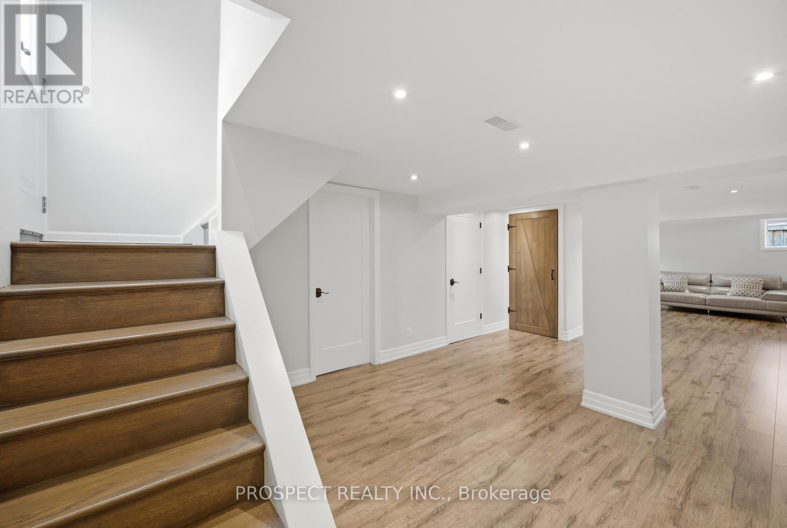 1 Bayford Avenue, Toronto, Ontario  M3K 1W6 - Photo 25 - W13079322