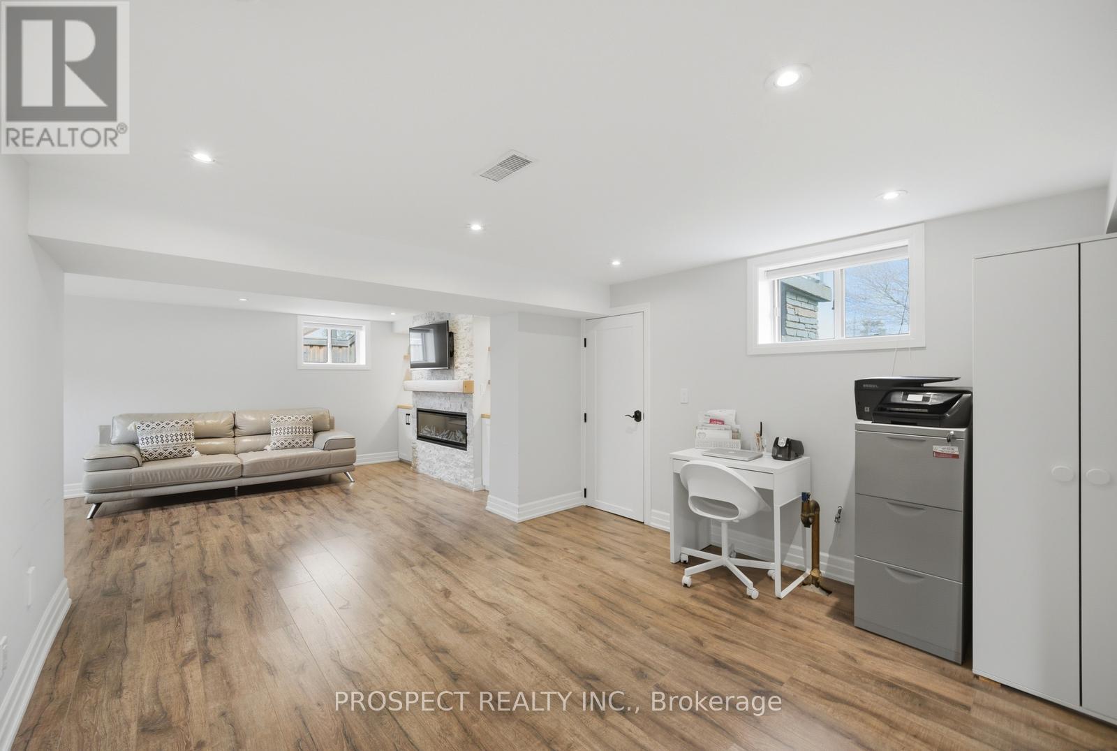 1 Bayford Avenue, Toronto, Ontario  M3K 1W6 - Photo 26 - W13079322