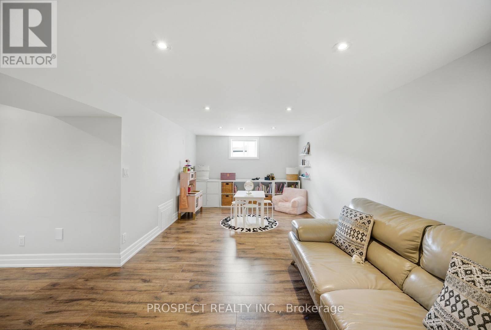 1 Bayford Avenue, Toronto, Ontario  M3K 1W6 - Photo 29 - W13079322