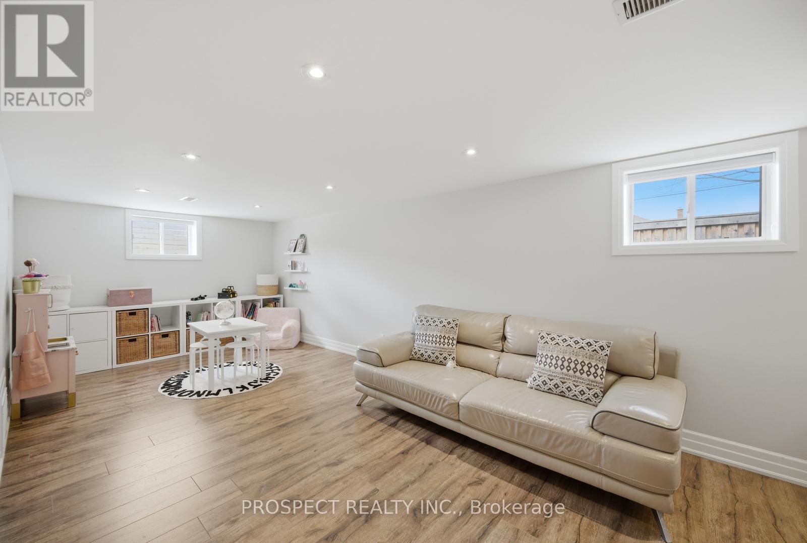 1 Bayford Avenue, Toronto, Ontario  M3K 1W6 - Photo 30 - W13079322