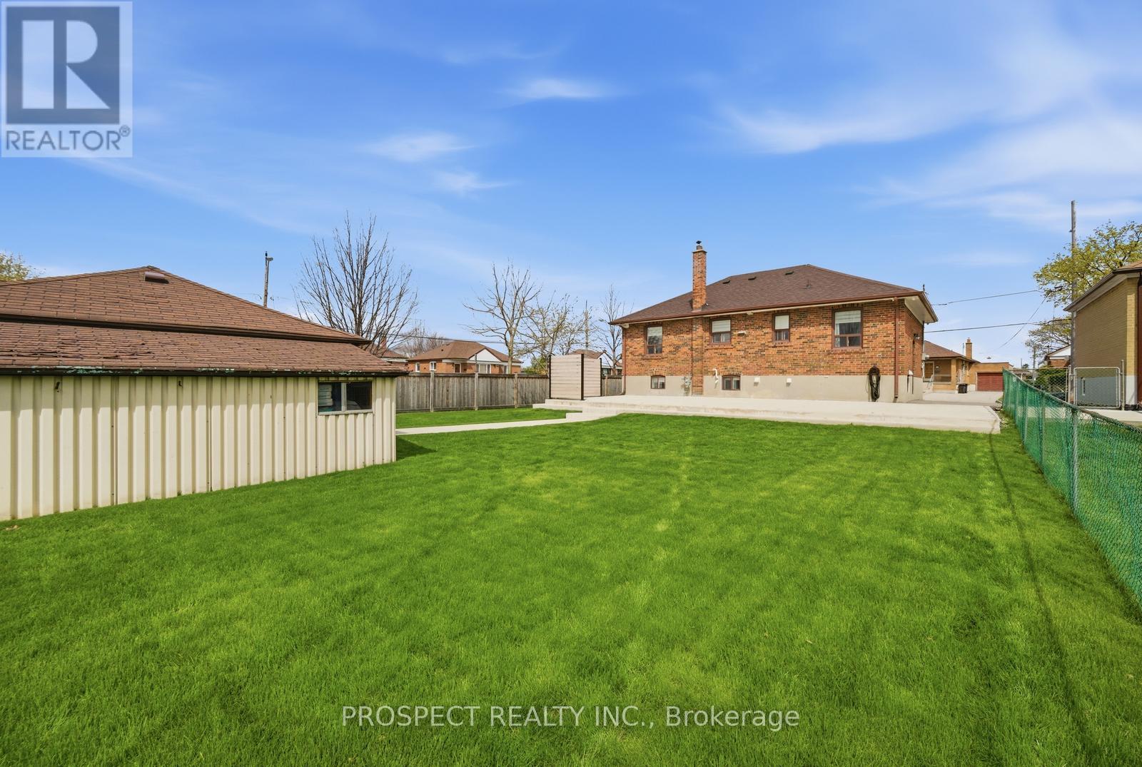 1 Bayford Avenue, Toronto, Ontario  M3K 1W6 - Photo 37 - W13079322