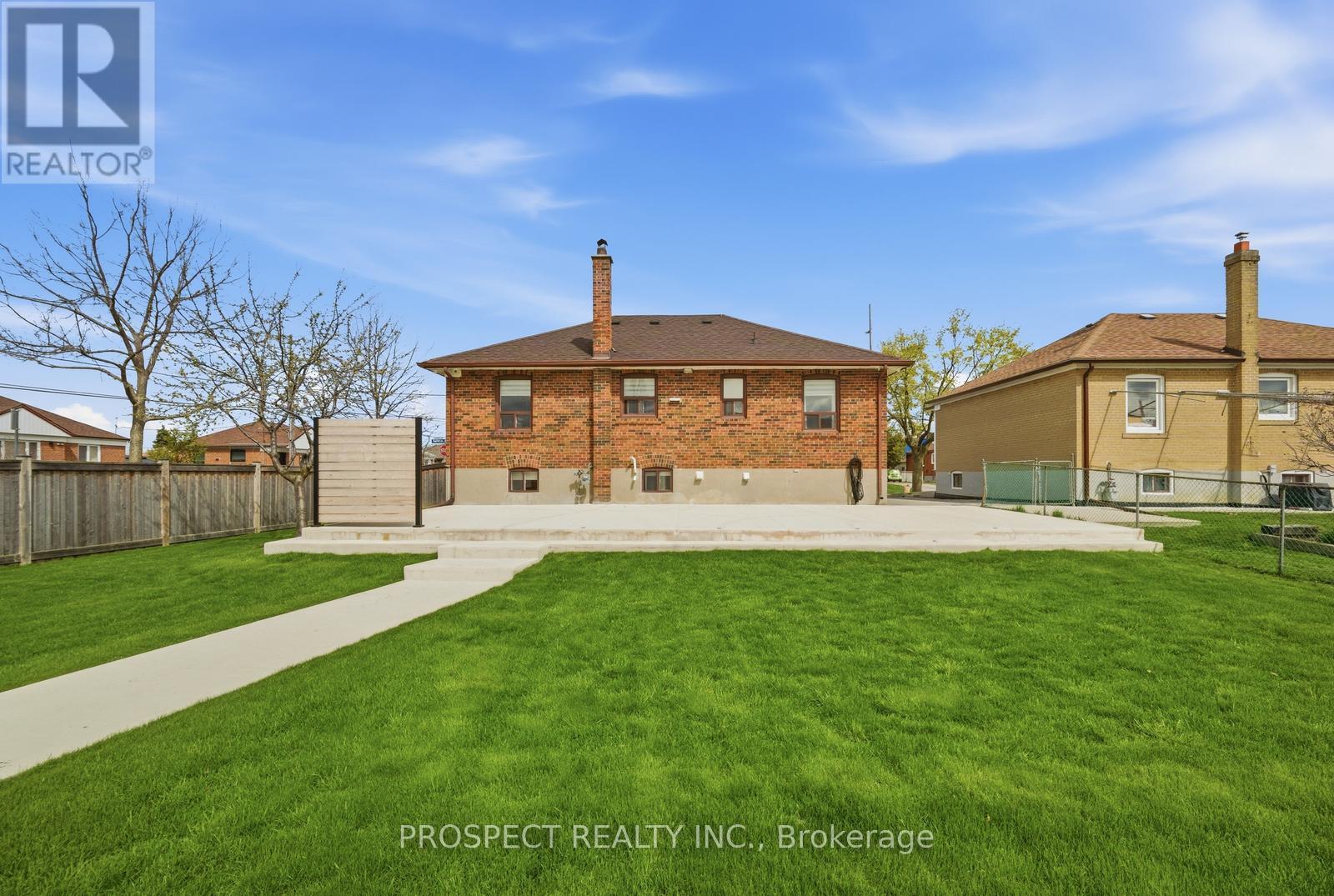 1 Bayford Avenue, Toronto, Ontario  M3K 1W6 - Photo 38 - W13079322