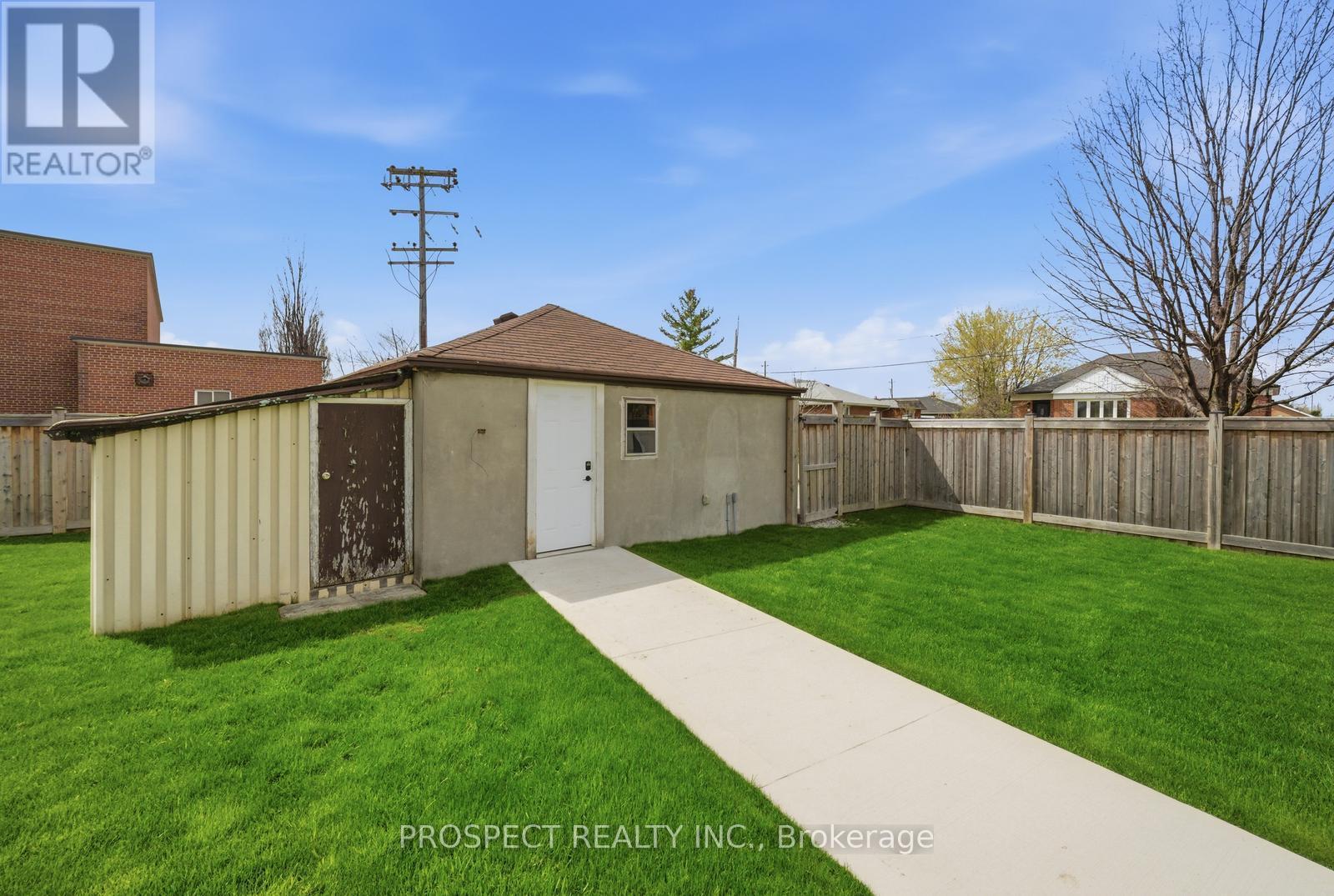 1 Bayford Avenue, Toronto, Ontario  M3K 1W6 - Photo 39 - W13079322