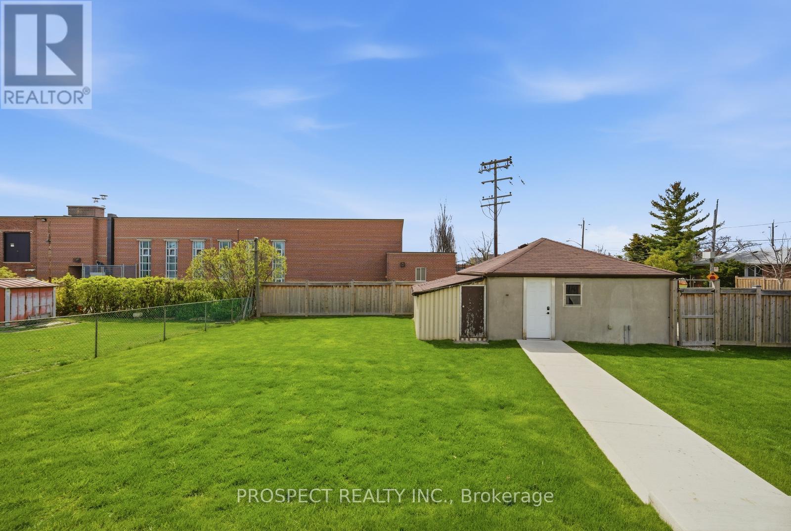 1 Bayford Avenue, Toronto, Ontario  M3K 1W6 - Photo 41 - W13079322