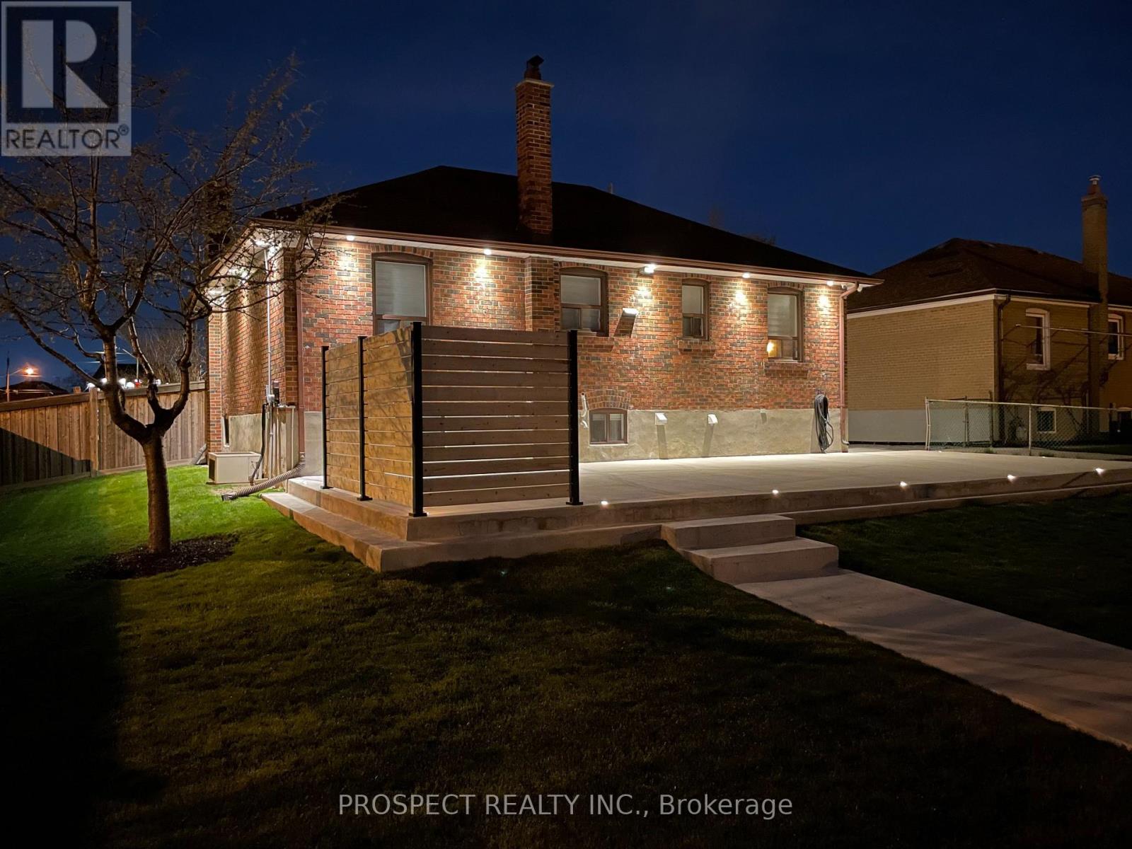 1 Bayford Avenue, Toronto, Ontario  M3K 1W6 - Photo 46 - W13079322