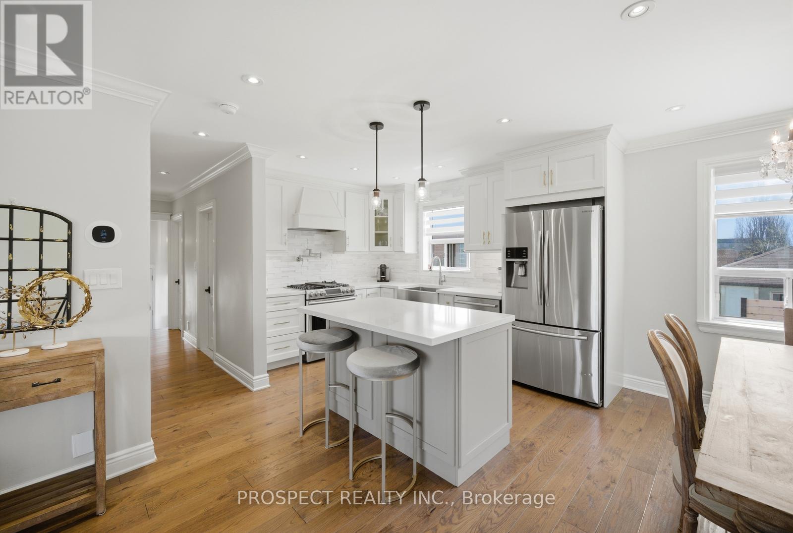 1 Bayford Avenue, Toronto, Ontario  M3K 1W6 - Photo 9 - W13079322