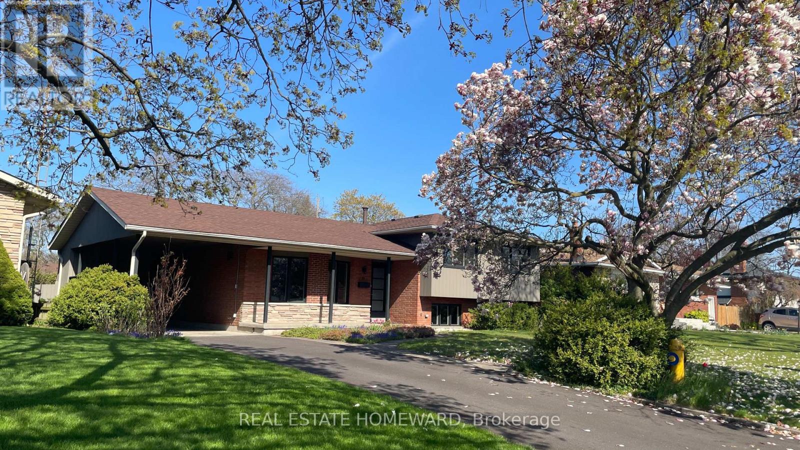33 STRATHCONA DRIVE, St. Catharines, Ontario