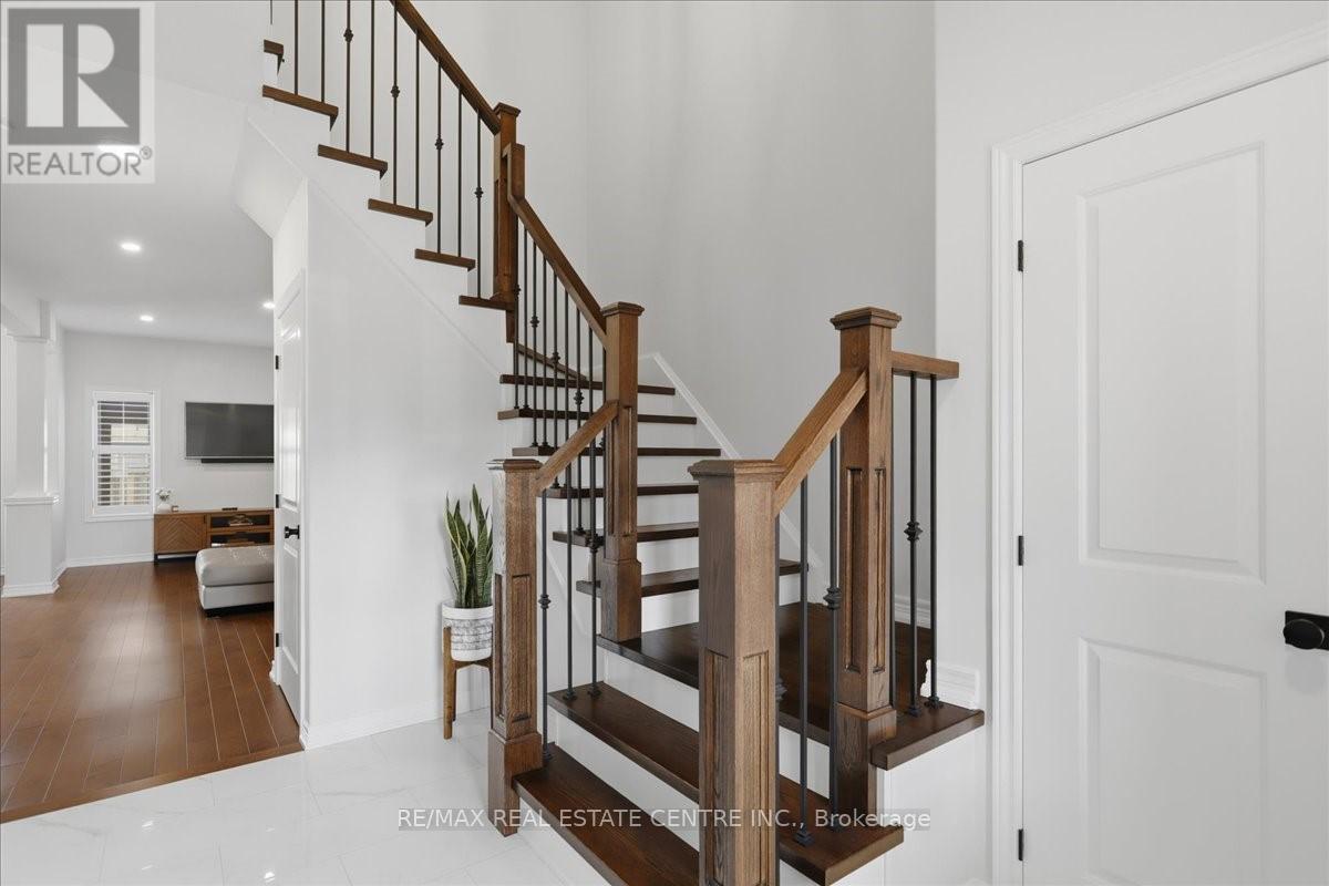 76 Chamomile Drive, Hamilton, Ontario  L8W 0C1 - Photo 2 - X13078998