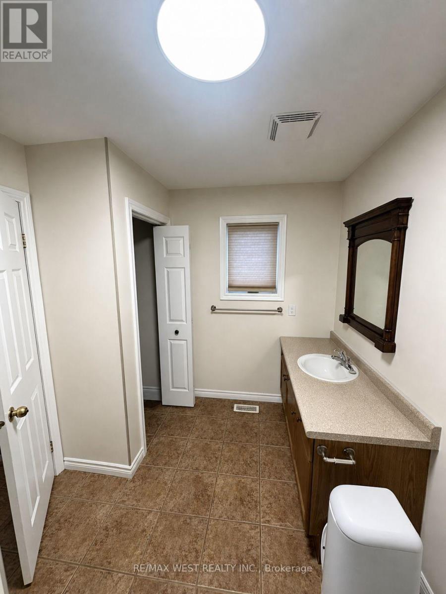 154 Thames Way, Hamilton, Ontario  L0R 1W0 - Photo 14 - X13079048