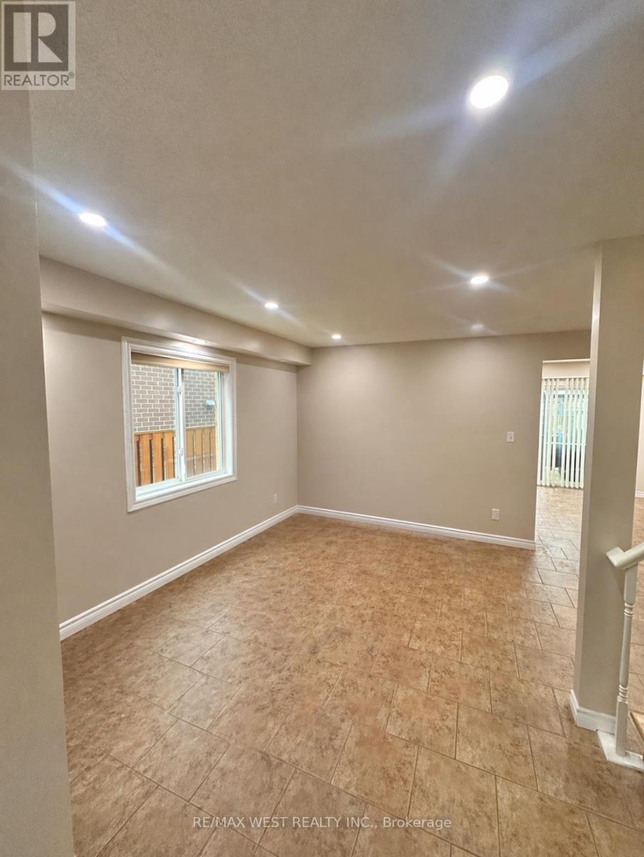 154 Thames Way, Hamilton, Ontario  L0R 1W0 - Photo 3 - X13079048