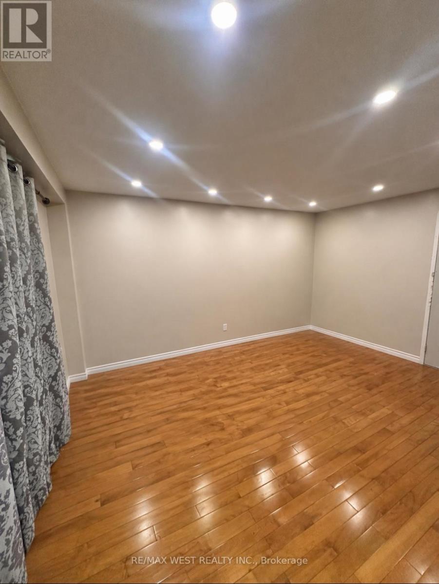 154 Thames Way, Hamilton, Ontario  L0R 1W0 - Photo 5 - X13079048