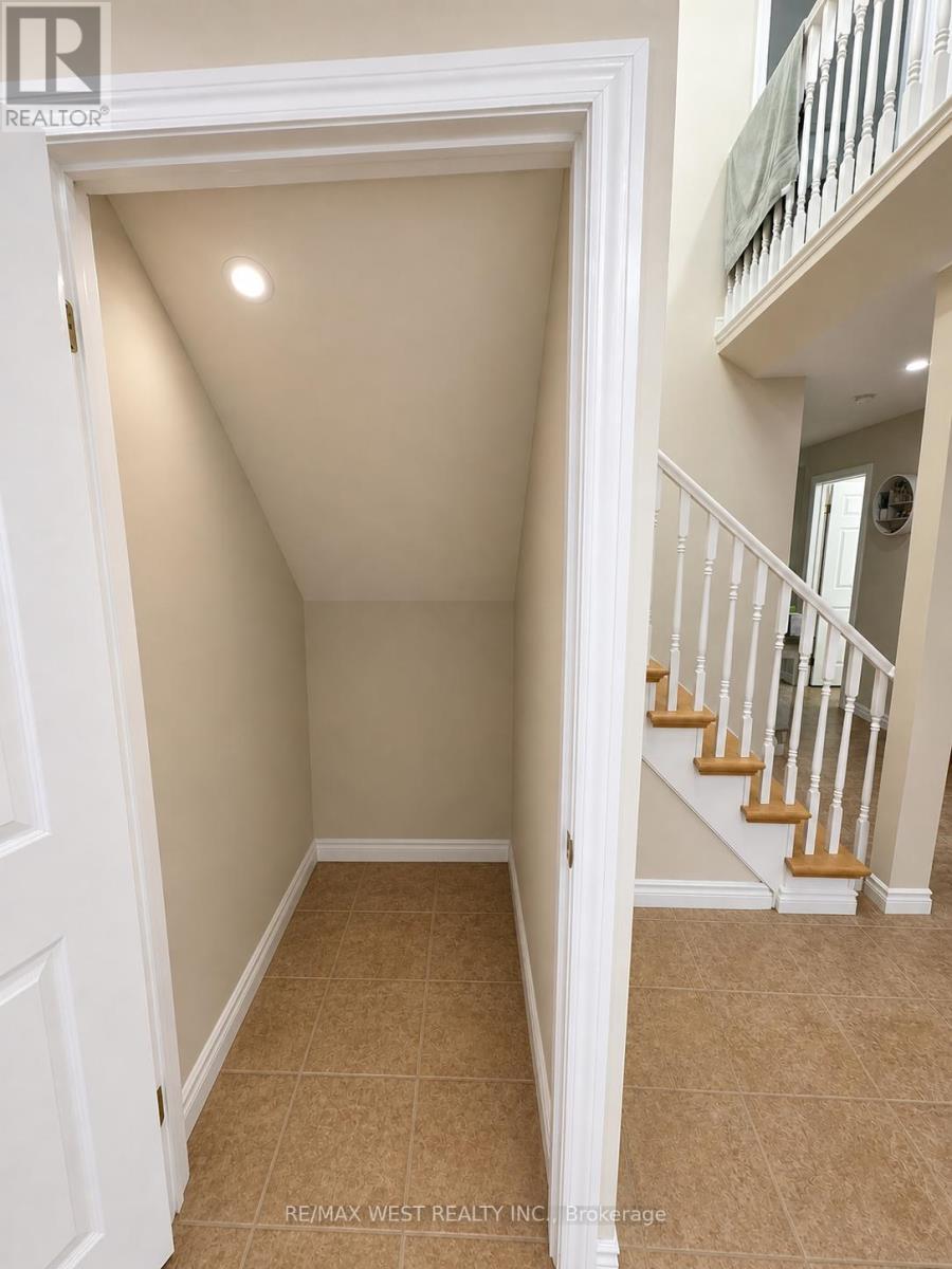 154 Thames Way, Hamilton, Ontario  L0R 1W0 - Photo 7 - X13079048