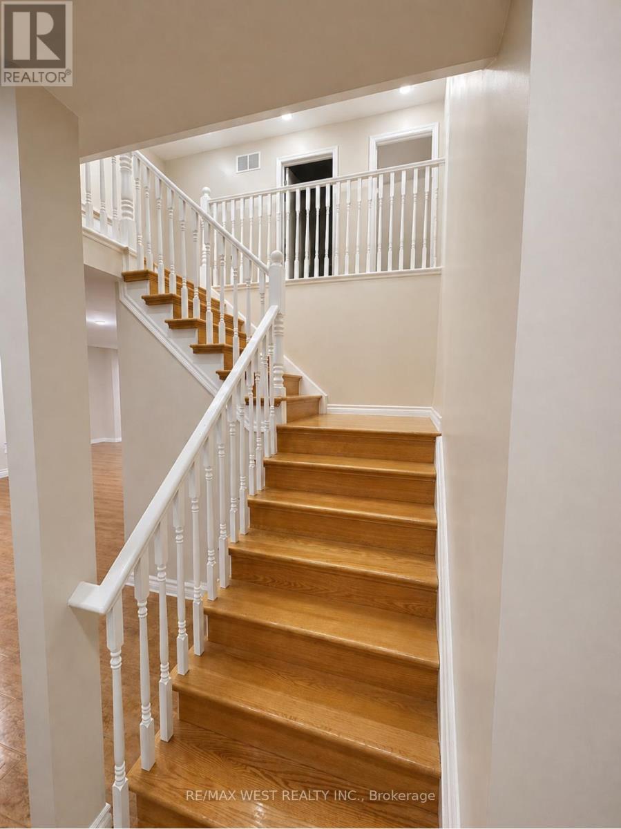 154 Thames Way, Hamilton, Ontario  L0R 1W0 - Photo 8 - X13079048