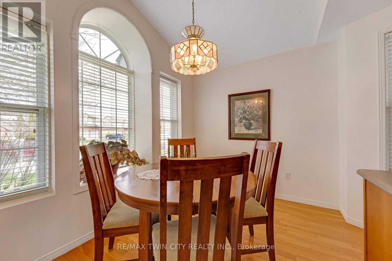 550 Dansbury Drive, Waterloo, Ontario  N2K 4E2 - Photo 10 - X13079176