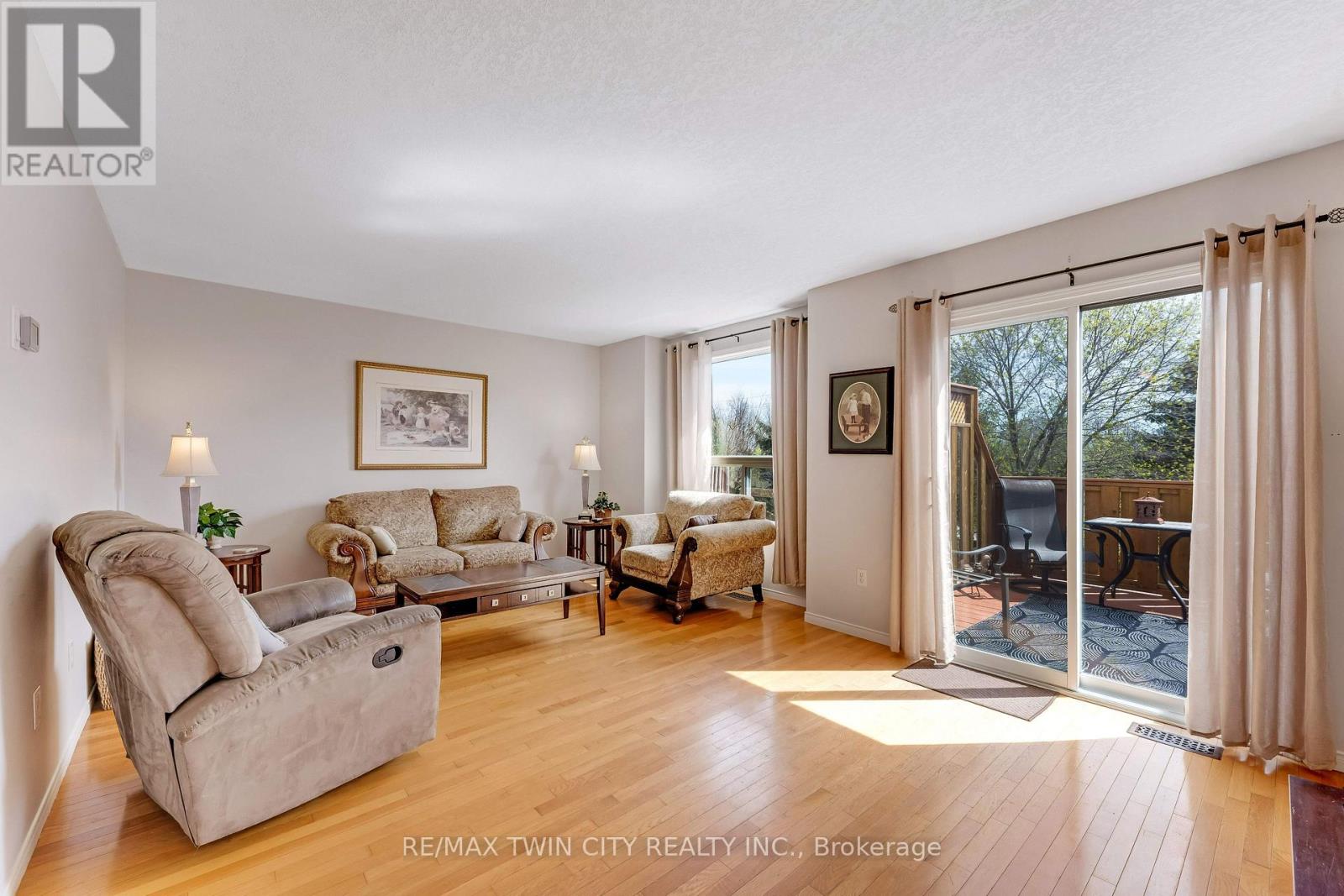 550 Dansbury Drive, Waterloo, Ontario  N2K 4E2 - Photo 11 - X13079176