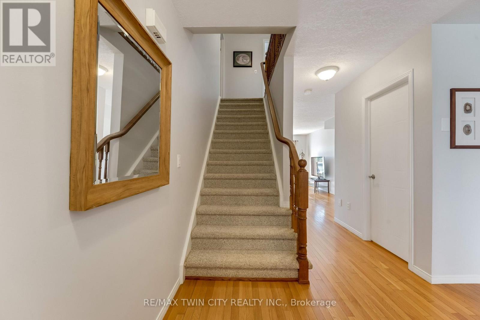 550 Dansbury Drive, Waterloo, Ontario  N2K 4E2 - Photo 16 - X13079176