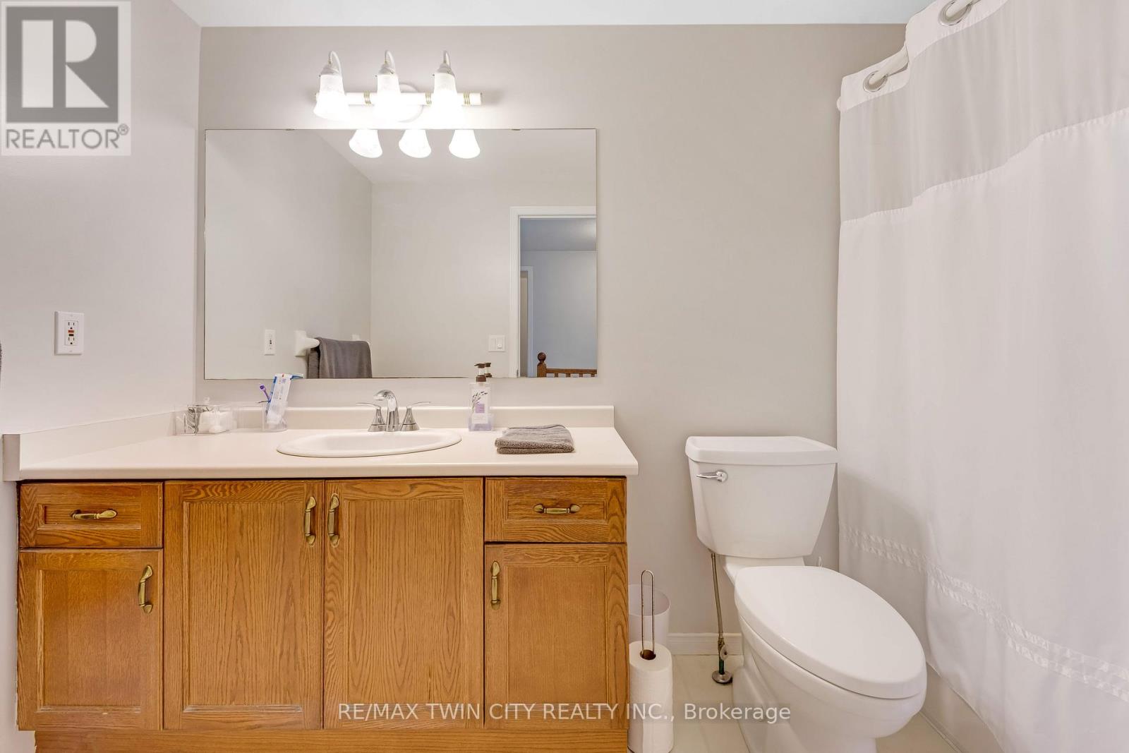 550 Dansbury Drive, Waterloo, Ontario  N2K 4E2 - Photo 27 - X13079176