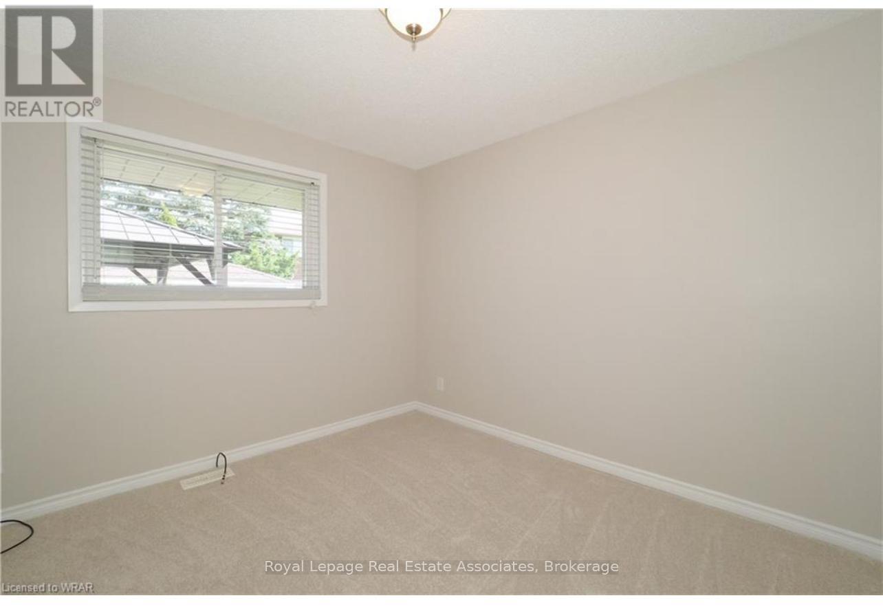Main - 86 Overlea Crescent, Kitchener, Ontario  N2M 5A9 - Photo 17 - X13079254