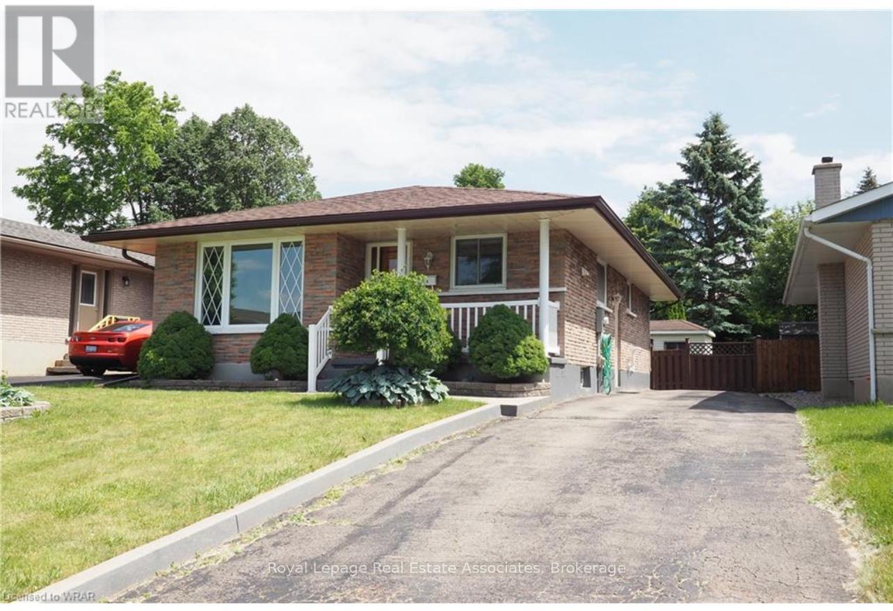 Main - 86 Overlea Crescent, Kitchener, Ontario  N2M 5A9 - Photo 3 - X13079254