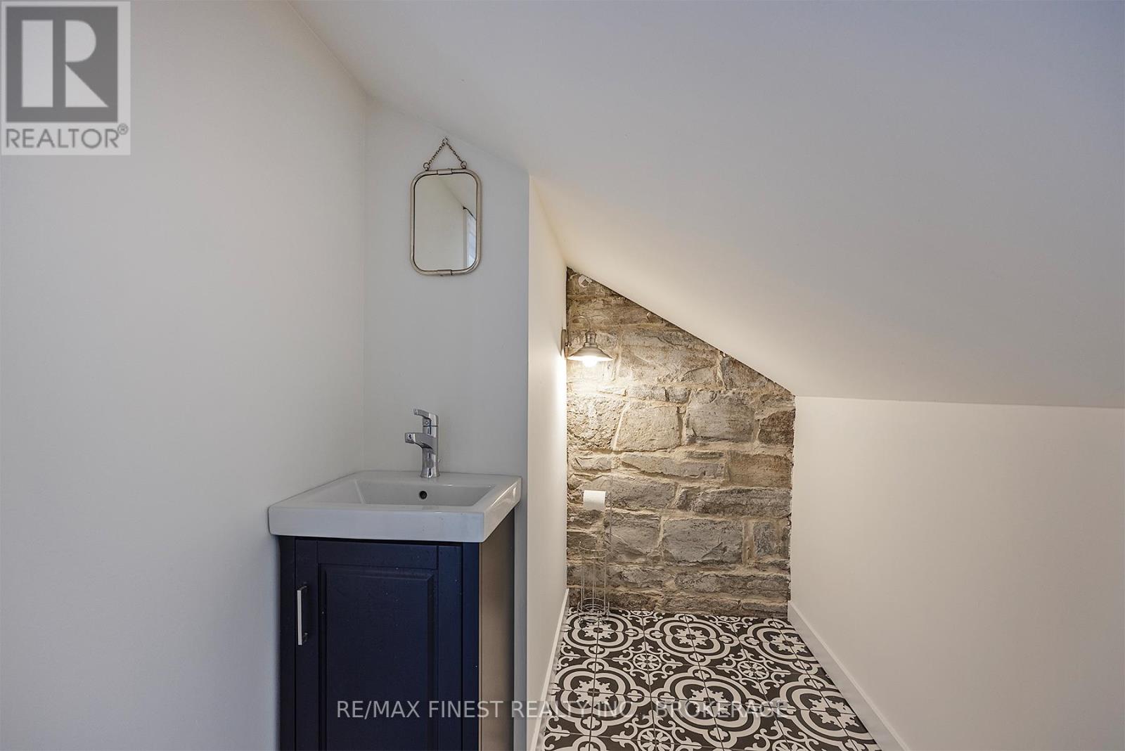114 Yonge Street, Kingston, Ontario  K7M 1E7 - Photo 23 - X13079196