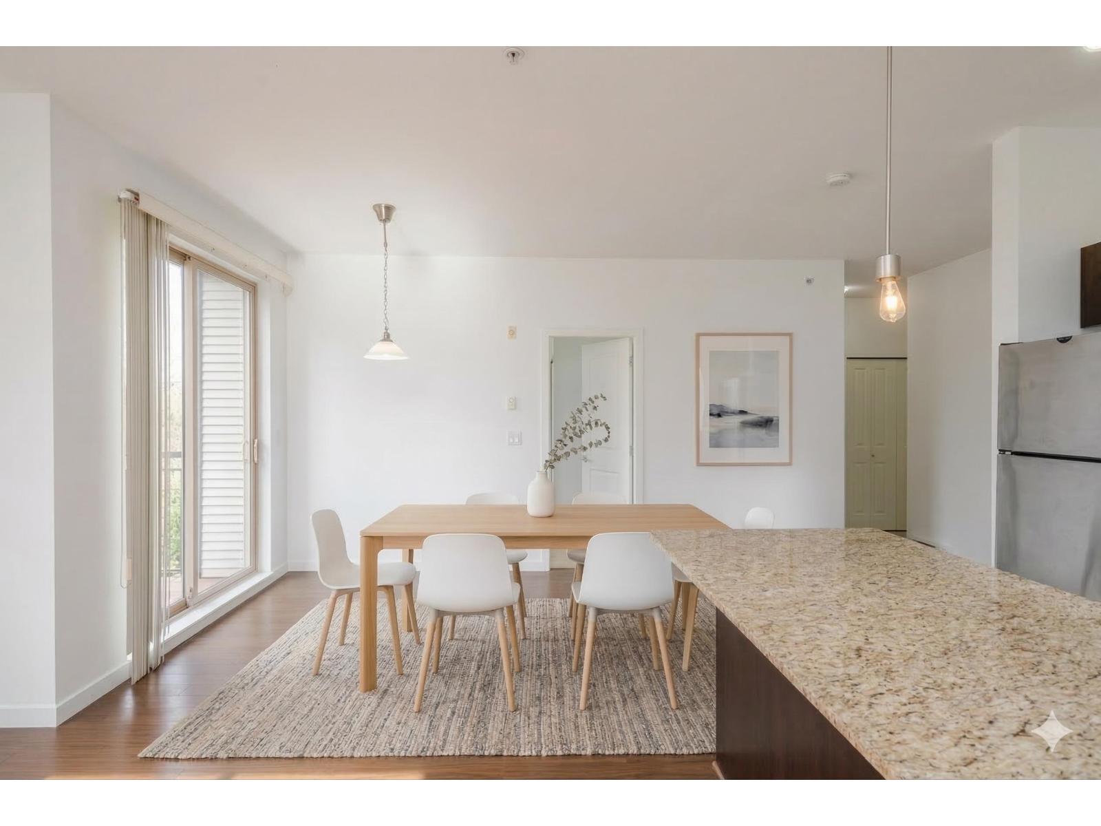 405 10455 University Drive, Surrey, British Columbia  V3T 0A5 - Photo 3 - R3112312