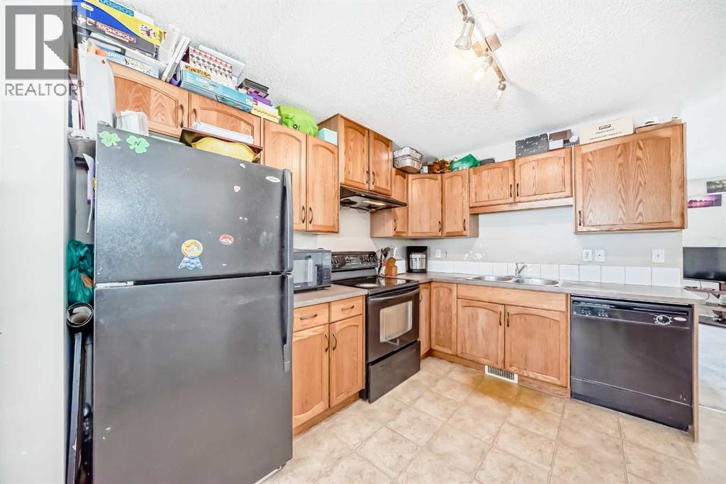 147 Saddlebrook Point NE, Calgary, Alberta  T3J 0G3 - Photo 7 - A2287478