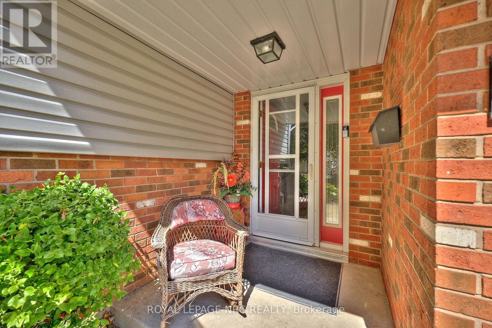 7263 Parkdale Street, Niagara Falls, Ontario  L2E 6Y6 - Photo 3 - X13075948