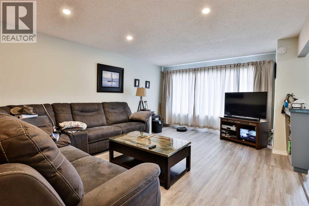 2618 20 Avenue S, Lethbridge, Alberta  T1K 1G7 - Photo 3 - A2299265