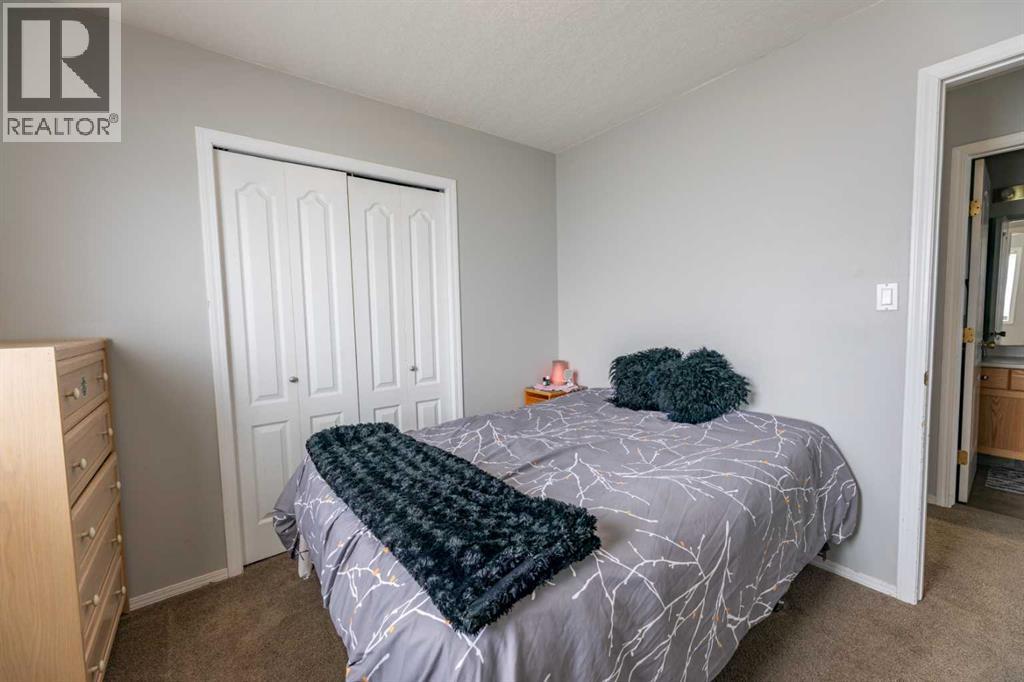 168 Sitar Crescent, Hinton, Alberta  T7V 1S7 - Photo 8 - A2298474