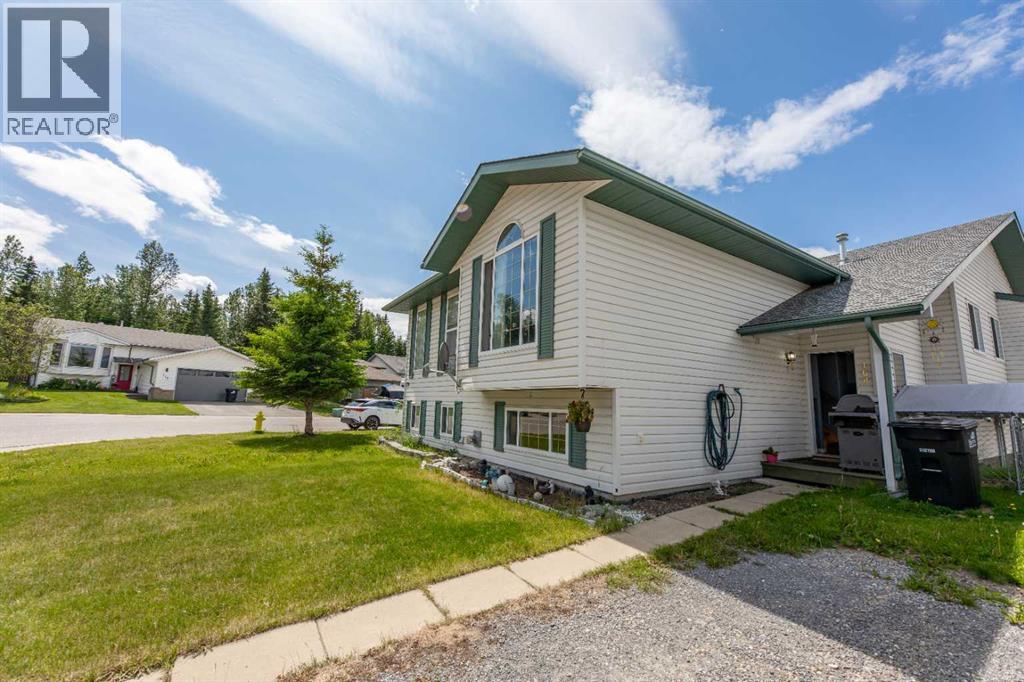 168 Sitar Crescent, Hinton, Alberta  T7V 1S7 - Photo 1 - A2298474