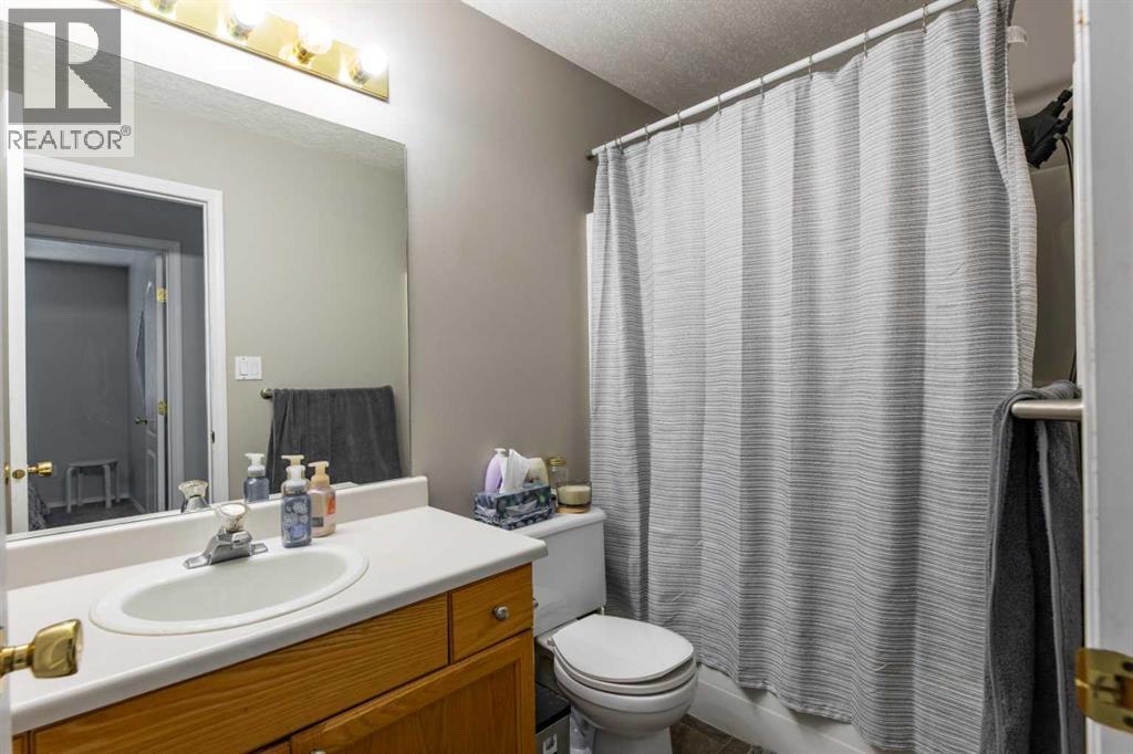 168 Sitar Crescent, Hinton, Alberta  T7V 1S7 - Photo 15 - A2298474