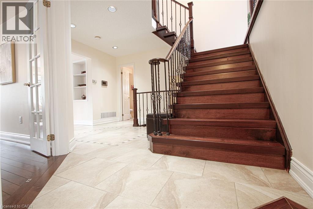 2216 Norfolk Drive, Oakville, Ontario  L6H 6H4 - Photo 6 - 40816317