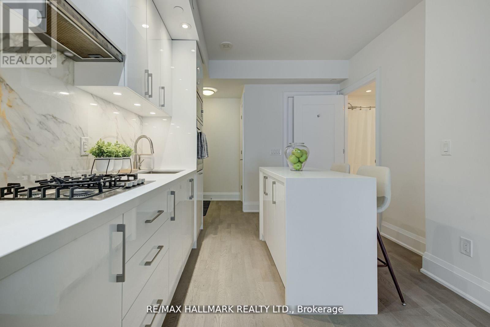 2001 - 88 Cumberland Street, Toronto, Ontario  M5R 1A3 - Photo 10 - C12764734